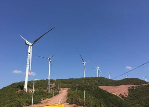 云南保顶山风电场首批机组正式投入运行